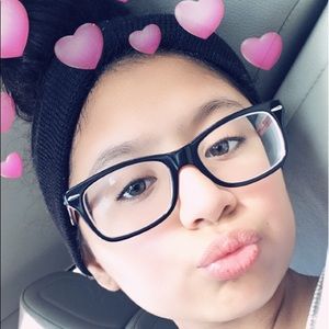 Meet your Posher, Roxana